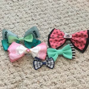 Hot topic bows